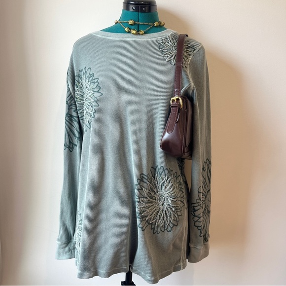 Coldwater Creek Tops - Floral Embroidered Women’s Top - Green/teal